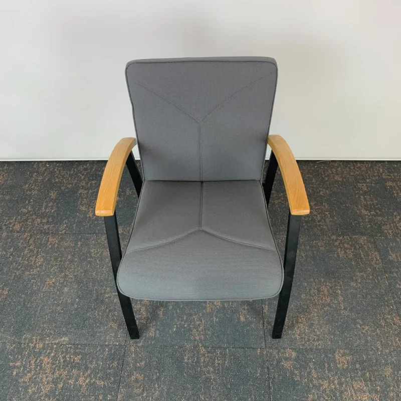 Kinnarps Grey Meeting Chair