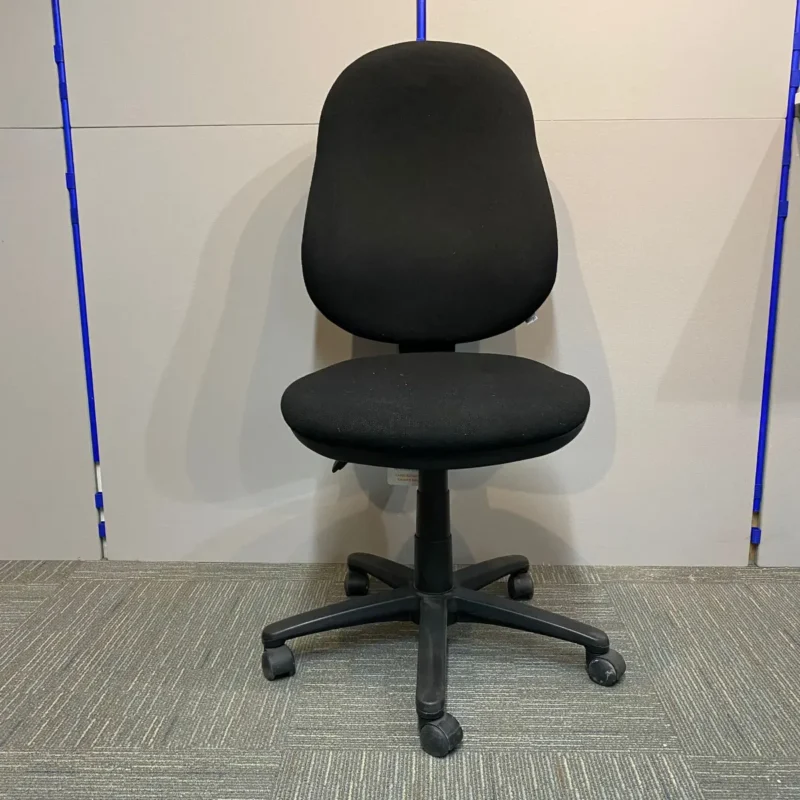 Black Task chair with ratchet back, back tilt and gas lift. No arms.